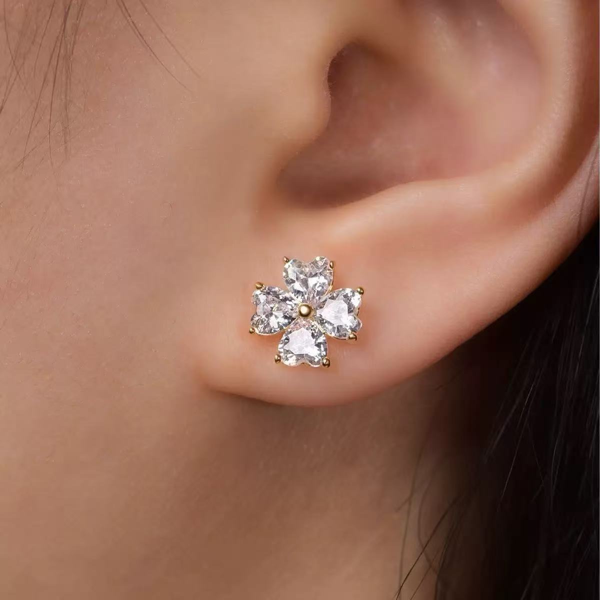 【#526】(Ottis) S925モアサナイトのイヤリング