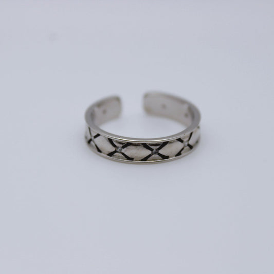 Silver Cross Pattern Ring